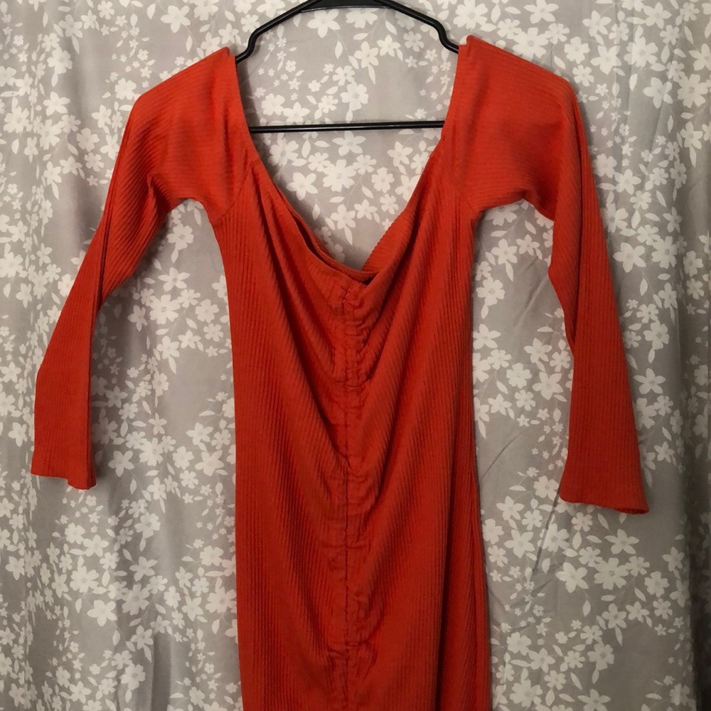 Rubbed cold shoulder dress